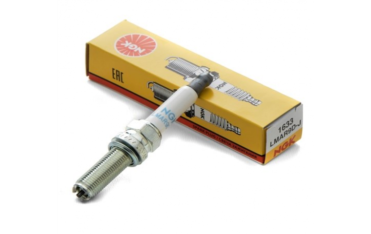 Свеча зажигания NGK LMAR9D-J
