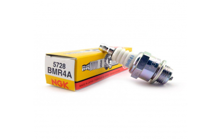 Свеча зажигания BMR4A NGK